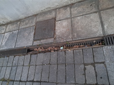 Κομνηνων σχαρες πεζοδρομος