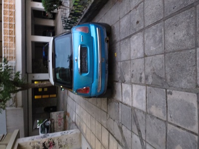 Παρατημένο όχημα στο πάρκο Ζαμπέτογλου 	 Μητροπολίτου Χρυσάνθου