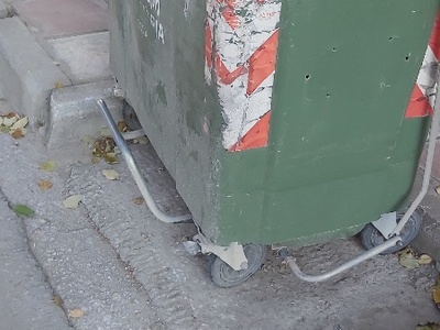 Αντικατάσταση πρασινου κάδου στη Στρατηγού Σαράφη & Χαλδαιοπούλου Γεωργίου