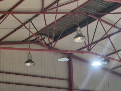 ΛΑΜΠΕΣ ΚΑΜΜΕΝΕΣ 	Δημόκριτου