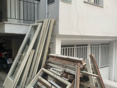 Μπαζα  παρατημενα 	Αγίου Ιωάννη