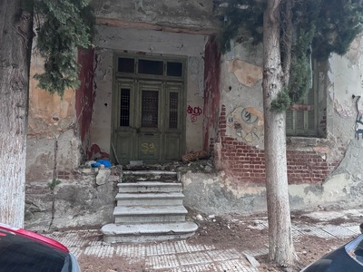 Εγκαταλελειμμενο σπίτι  	Στράβωνος