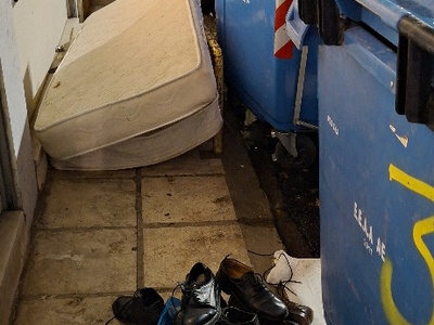 Πεταμενα Στρώματα Υπνου  Ευριπίδου