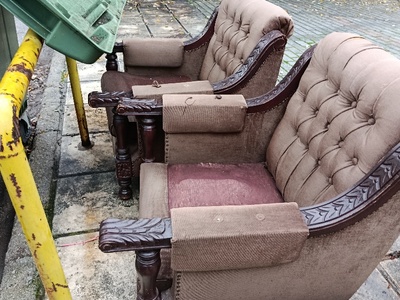 πολυθρόνα  	Φιλίππου