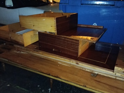 ξύλα και διάφορα είδη καναπέ 	Μεγάλου Αλεξάνδρου