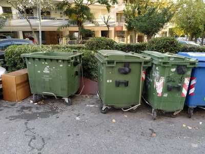 Κάδος χωρίς καπάκι