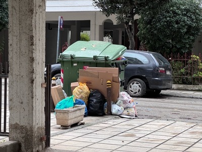 ΑΔΕΙΑΣΜΑ ΚΑΔΩΝ ΣΤΗΝ ΟΔΟ ΑΝΔΡΟΥΤΣΟΥ