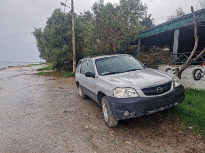Mazda Άσημη suv παρατημένο χωρίς πινακίδες Λυκούδη