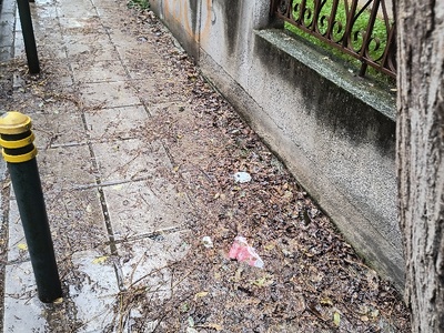 Βουλωμένο φρεάτιο Μητροπολίτου Ιωσήφ & Δαβάκη