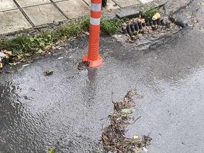 Βουλωμένο φρεάτιο Μητροπολίτου Ιωσήφ & Δαβάκη