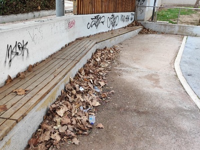 καθαριότητα παιδικής χαράς  Βρυούλων