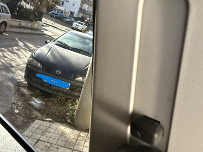 Εγκαταλειμμένο όχημα  	Θηχης