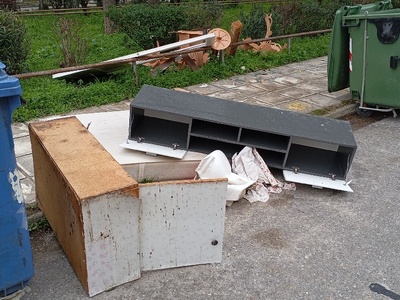 ογκωδη στο πάρκο της Μουσών