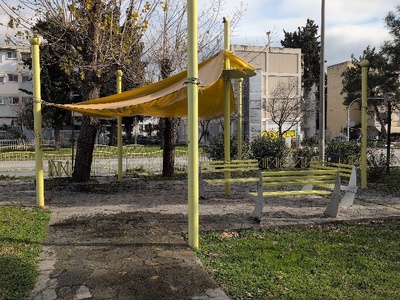 Χαλασμενο σκέπαστρο πάρκο Τζοβάνη Βασίλη    Πραξιτέλους, Νικολάου Στρατού, Αμφιτρίτης)