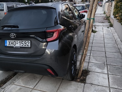 Κολωνακια σε πεζοδρομια Αλαμάνας - Άγιο Ιωάννη