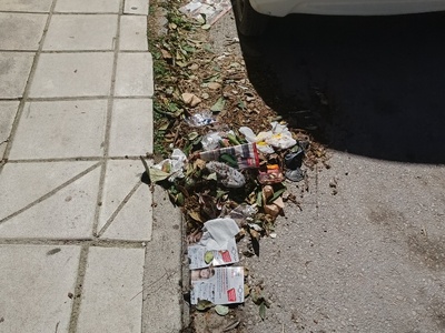 Καθαριότητα  Συσσωρευμένα σκουπίδια επί της οδού Ι.Πασαλιδη