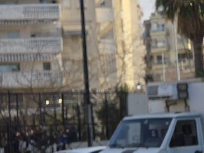 αναμενα φωτα συνεχώς