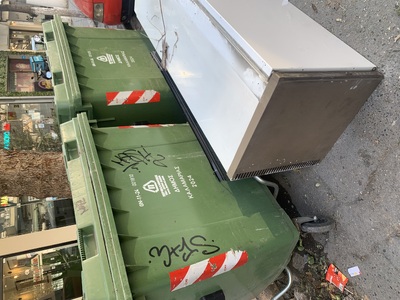 Γεμίσαμε κάθε λογής κάδους απορριμμάτων.