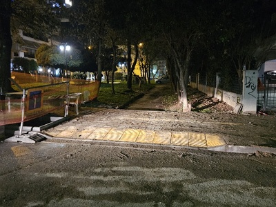 Δημιουργια αχρειαστα μεγαλων ραμπων με παραλληλη καταργηση θεσεων παρκιυκ   Παπακυριτση