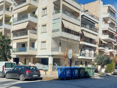 5 καδοι σκουπιδιων / ανακυκλωσιμων στο ιδιο σημειο.  Δωδεκανήσου