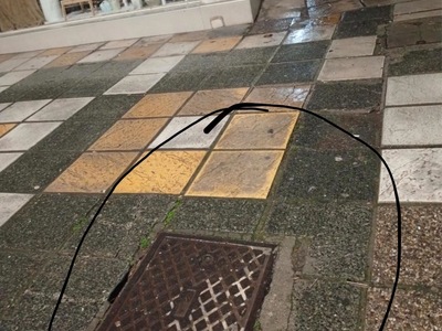 Ξυλωμενα πλακάκια συο πεζοδρόμιο  Ιωάννη Πασαλίδη