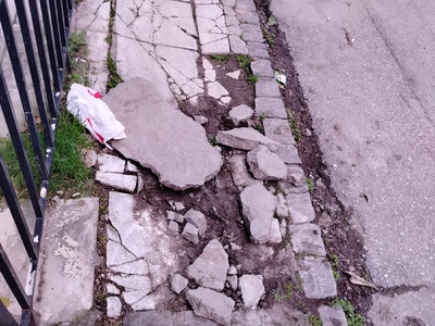 Πεζοδρομιο Κομνηνών