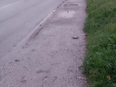 Πλακόστρωση του πεζοδρομίου στη Στρατηγού Σαράφη (μετά από την ομώνυμη στάση ΟΑΣΘ)