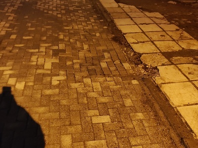 καταστραμμένο οδόστρωμα   Καφαντάρη