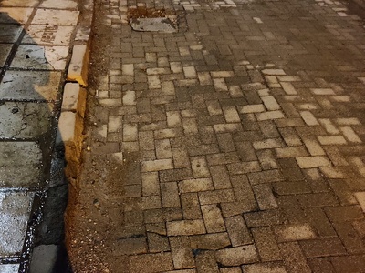 καταστραμμένο οδόστρωμα   Καφαντάρη