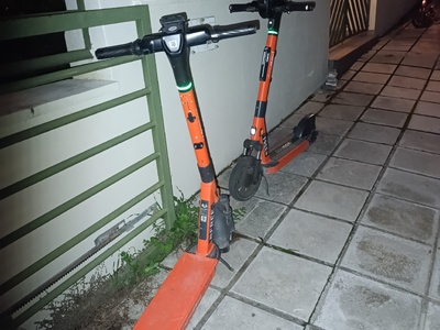 Παρατημένα ηλεκτρικά πατινια