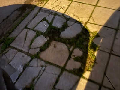 ΣΠΑΣΜΕΝΑ ΠΕΖΟΔΡΟΜΙΑ  Κωνσταντινουπόλεως