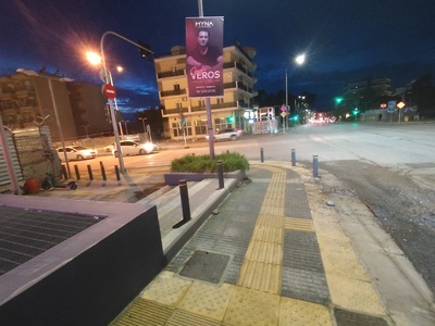 Τρύπα στον δρόμο  Μητροπολίτου Γρηγορίου Κυδωνιών