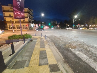 Τρύπα στον δρόμο  Μητροπολίτου Γρηγορίου Κυδωνιών