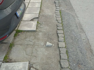 ΣΠΑΣΜΕΝΕΣ ΠΛΑΚΕΣ ΠΕΖΟΔΡΟΜΙΟΥ  ΒΛΑΣΙΟΥ ΓΑΒΡΙΗΛΙΔΗ ΕΩΣ ΓΩΝΙΑ ΚΑΠΕΤΑΝ ΓΚΟΝΗ