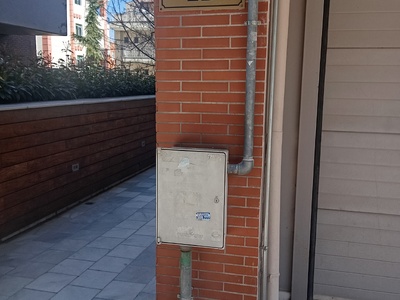 Ανακατασκευή οδοστρώματος λόγο καθίζησης και φθοράς, χαρακτηρισμένου τμήματος οδού Κωνσταντίνου Αιγυπτιάδη από Παπατσεχελίδη έως Κουμπιά και διαμόρφωσή του με κυβολιθικό οδόστρωμα ήπιας κυκλοφορίας και μονοδρόμηση λόγω μικρού εγκάρσιου πλάτους <6,00μ