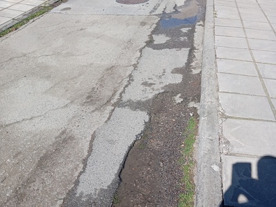 Ανακατασκευή οδοστρώματος λόγο καθίζησης και φθοράς, χαρακτηρισμένου τμήματος οδού Κωνσταντίνου Αιγυπτιάδη από Παπατσεχελίδη έως Κουμπιά και διαμόρφωσή του με κυβολιθικό οδόστρωμα ήπιας κυκλοφορίας και μονοδρόμηση λόγω μικρού εγκάρσιου πλάτους <6,00μ