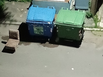 Στρωμα και παλια έπιπλα  Ήρας