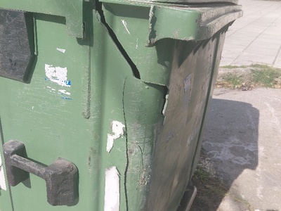 Σπασμένο κάδο  Ισμήνης