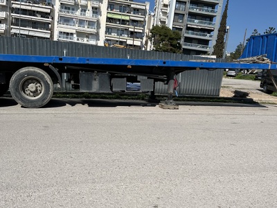 Παράνομο παρκάρισμα καρότσας  ρυμουλκού  Κων/νου Καραμανλή