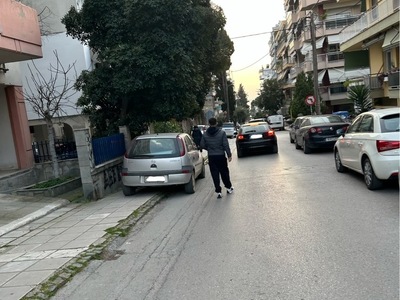 Αίτημα τοποθέτησης κολωνακίων σε πεζοδρόμιο   Αγιου Νικολαου  42