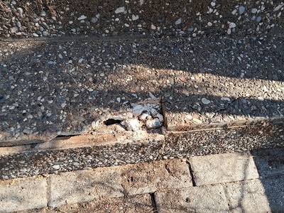 ΣΠΑΣΜΕΝΗ ΠΛΑΚΑ  Ν. Πλαστήρα