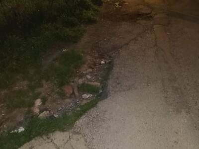 Οδόστρωμα σε πολύ κακή κατάσταση   Λαοδικείας