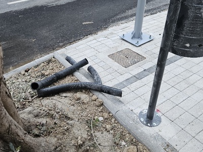 Σκουπιδια του συνεργειου ηλεκτροδοτησης  	Παπακυρίτση