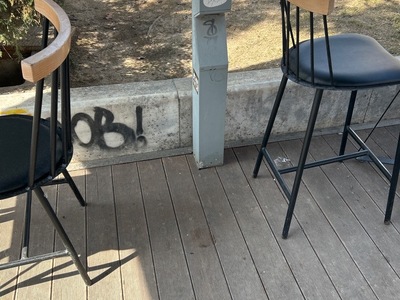 βλαβη Φωτισμου ποδηλατοδρομου και  πλατο τραπεζοκαθισματων  Μεταμορφώσεως