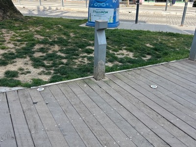 βλαβη Φωτισμου ποδηλατοδρομου και  πλατο τραπεζοκαθισματων  Μεταμορφώσεως