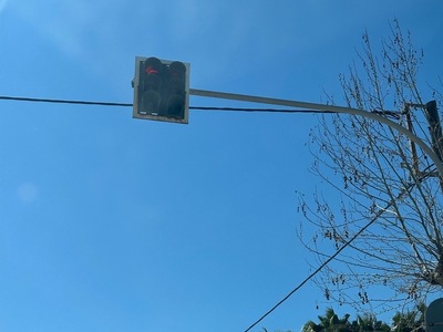 καμένο φανάρι Σοφούλη με κερασουντως