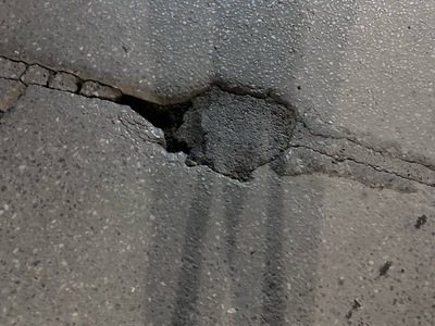 Τρύπα στο οδοστρωμα  Ιωάννη Πασαλίδη