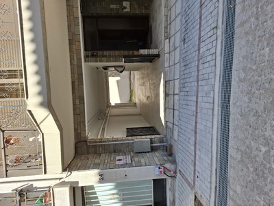 Πεζοδρομιο στην Περικλεους 24