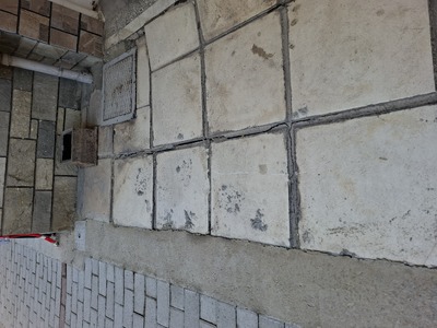 Πεζοδρομιο στην Περικλεους 24