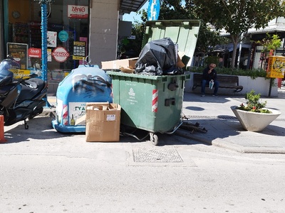 Σκουπίδια Ογκώδη  Πασσαλιδη με Κομνηνών